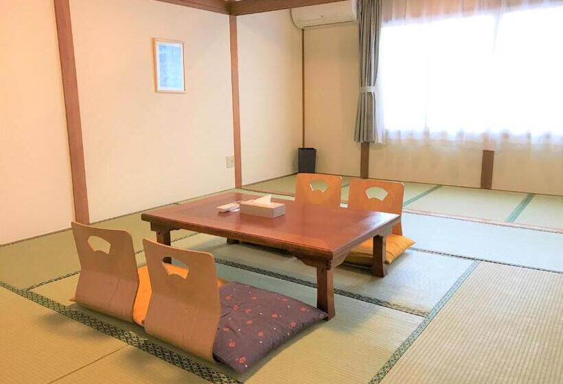 Номер Basic, K S House Fuji View   Travelers Hostel