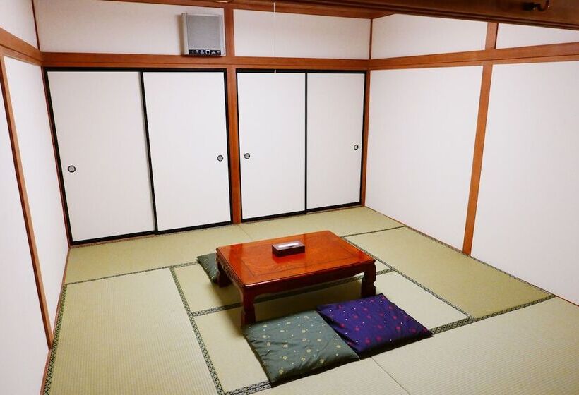 Номер Basic, K S House Fuji View   Travelers Hostel