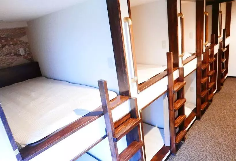スーペリアーシェアルームのワンベッド, K S House Fuji View   Travelers Hostel