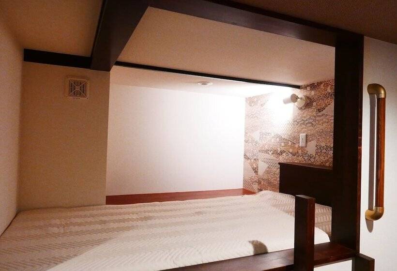 Кровать в Общей Комнате, K S House Fuji View   Travelers Hostel