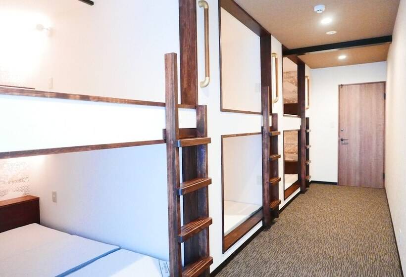 Кровать в Общей Комнате, K S House Fuji View   Travelers Hostel