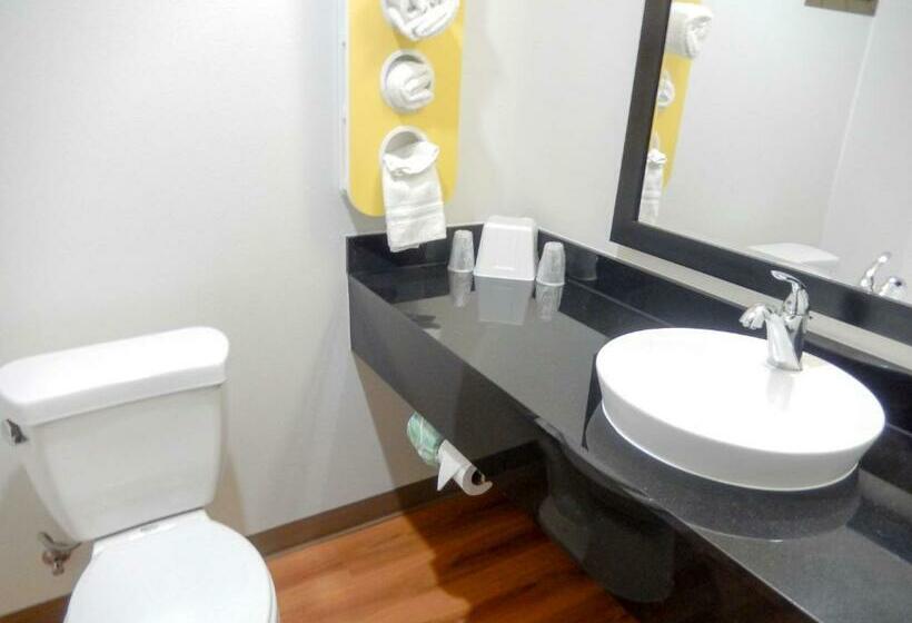 غرفة قياسية سرير كينج, Motel 6tulsa, Ok