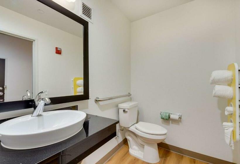 غرفة قياسية سرير كينج, Motel 6tulsa, Ok