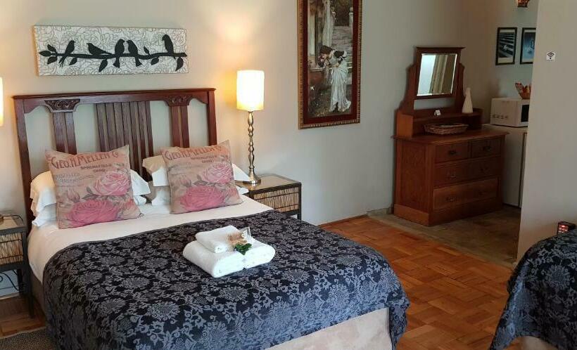 家庭间, Dias Guest House