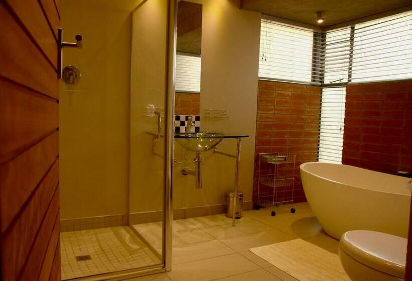 家庭间, Dias Guest House