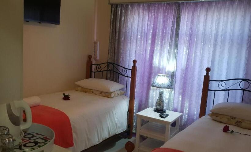 חדר אקונומי, Ebenezer Guesthouse Bluewater Bay