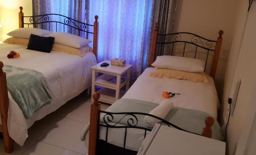 Семейный Полулюкс, Ebenezer Guesthouse Bluewater Bay