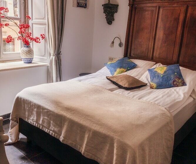 标准间, Prijeko Palace