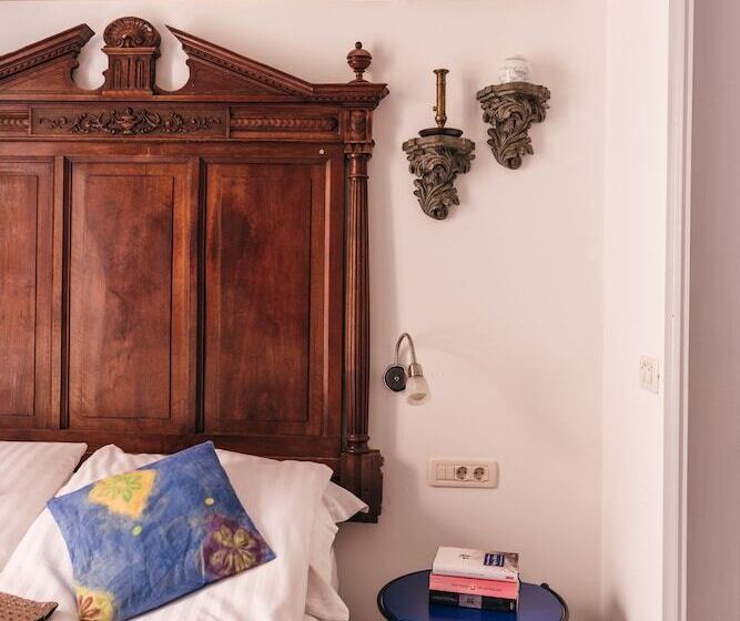 标准间, Prijeko Palace