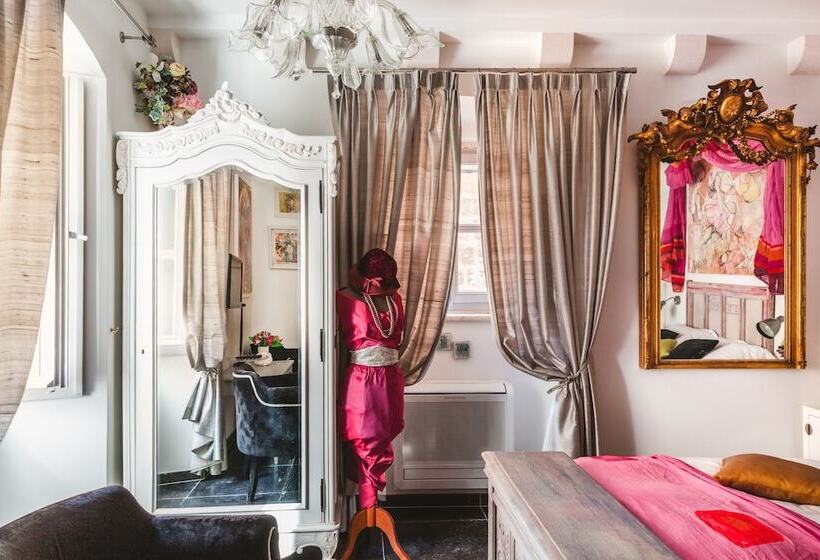 舒适型房间, Prijeko Palace