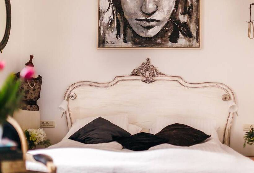 舒适型房间, Prijeko Palace