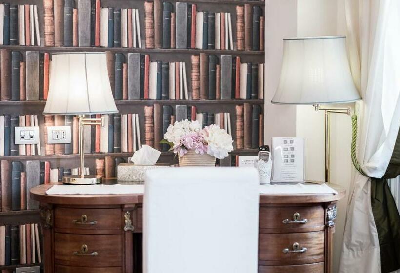 سوییت جونیور با بالکن, Relais Donna Lucrezia