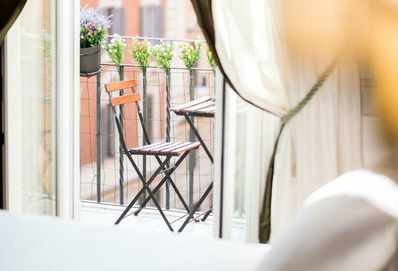 سوییت جونیور با بالکن, Relais Donna Lucrezia