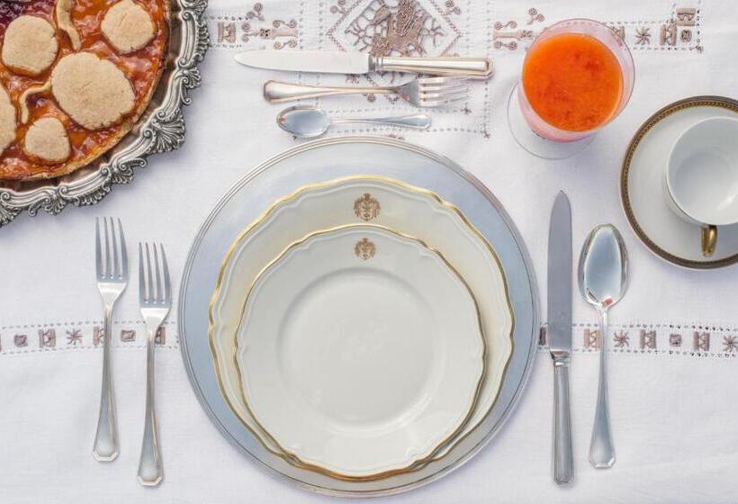 سوییت جونیور با بالکن, Relais Donna Lucrezia