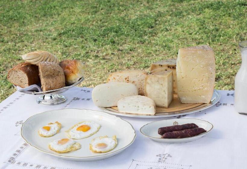 اتاق سوپریور سه تخته, Relais Donna Lucrezia