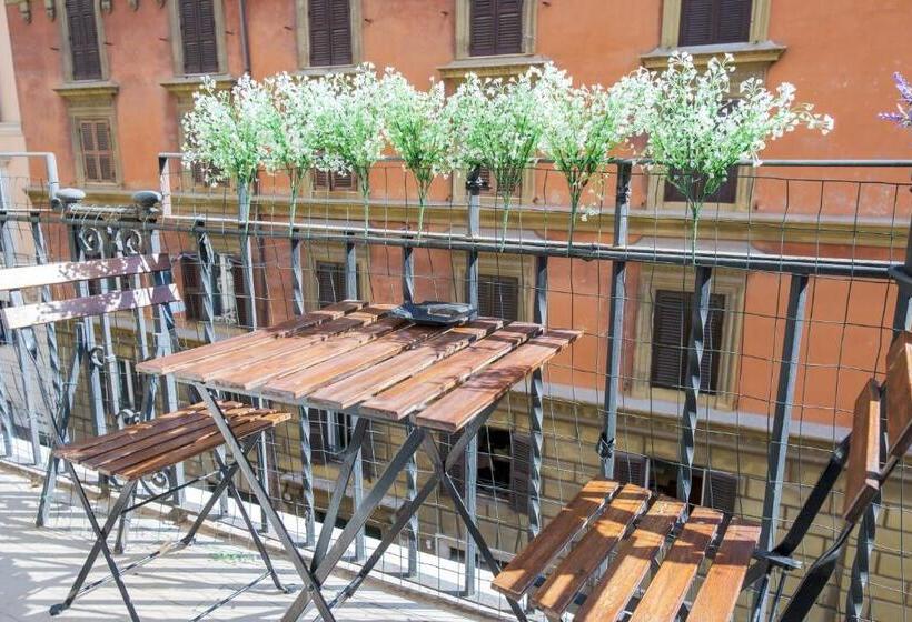 سوییت جونیور با بالکن, Relais Donna Lucrezia