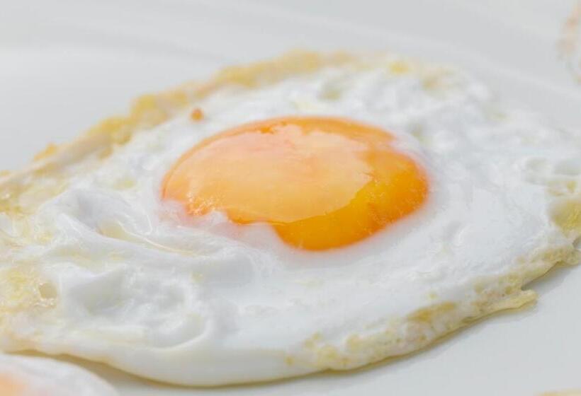 اتاق سوپریور سه تخته, Relais Donna Lucrezia