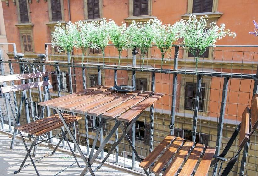 سوییت جونیور با بالکن, Relais Donna Lucrezia