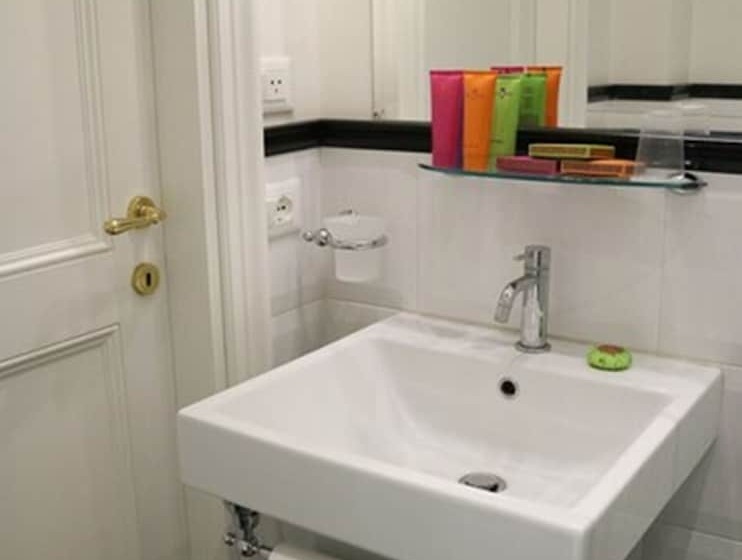 اتاق استاندارد یک نفره, Relais Donna Lucrezia