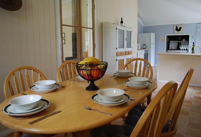 בית, 3 חדרי שינה, Twisted Gum Cottage