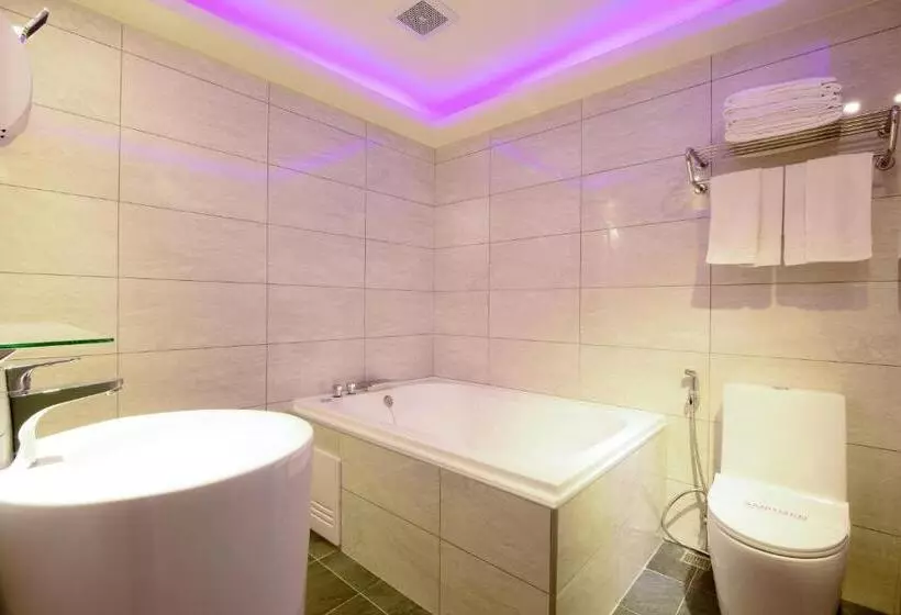اتاق لوکس چهار تخته, Zj Motel