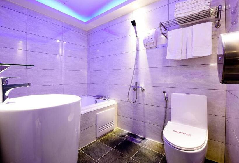 اتاق لوکس چهار تخته, Zj Motel