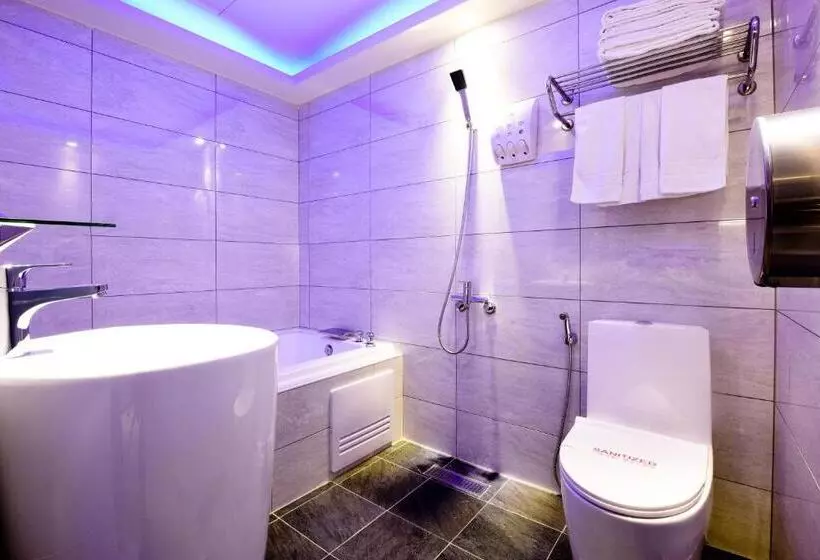اتاق لوکس چهار تخته, Zj Motel