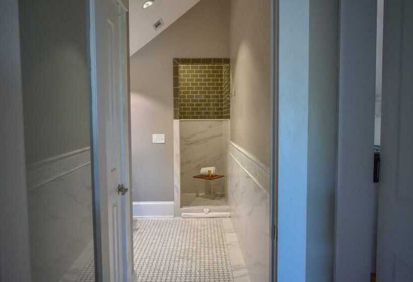 Lakosztály, Sparrow Grove Manor