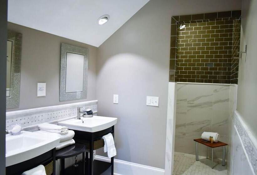 Lakosztály, Sparrow Grove Manor