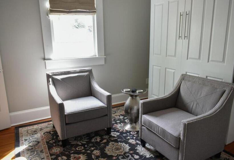 Suite Deluxe, Sparrow Grove Manor