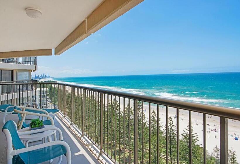 شقة سوبيريور من غرفتي نوم مطلة على البحر, Burleigh Esplanade Apartments