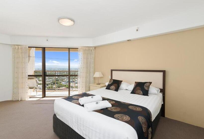 شقة سوبيريور من 3 غرف نوم مطلة على البحر, Burleigh Esplanade Apartments