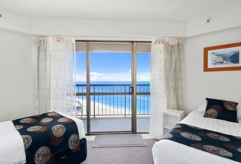 شقة سوبيريور من 3 غرف نوم مطلة على البحر, Burleigh Esplanade Apartments
