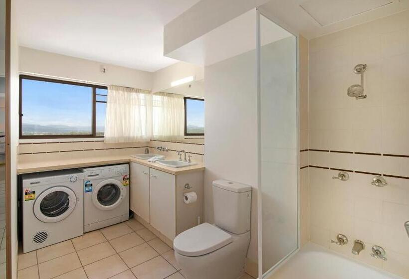 شقة 3 غرف مطلة على البحر, Burleigh Esplanade Apartments