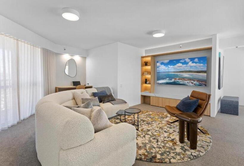 1 Bedroom Penthouse Apartment, Burleigh Esplanade Apartments