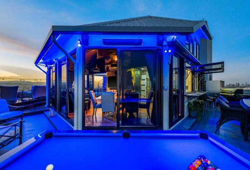 غرفة دور أخير, Burleigh Esplanade Apartments