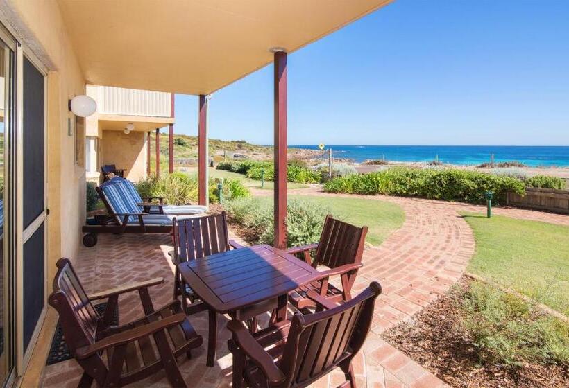 Апартаменты 3 Спальни Вид на Море, Canal Rocks Beachfront Apartments