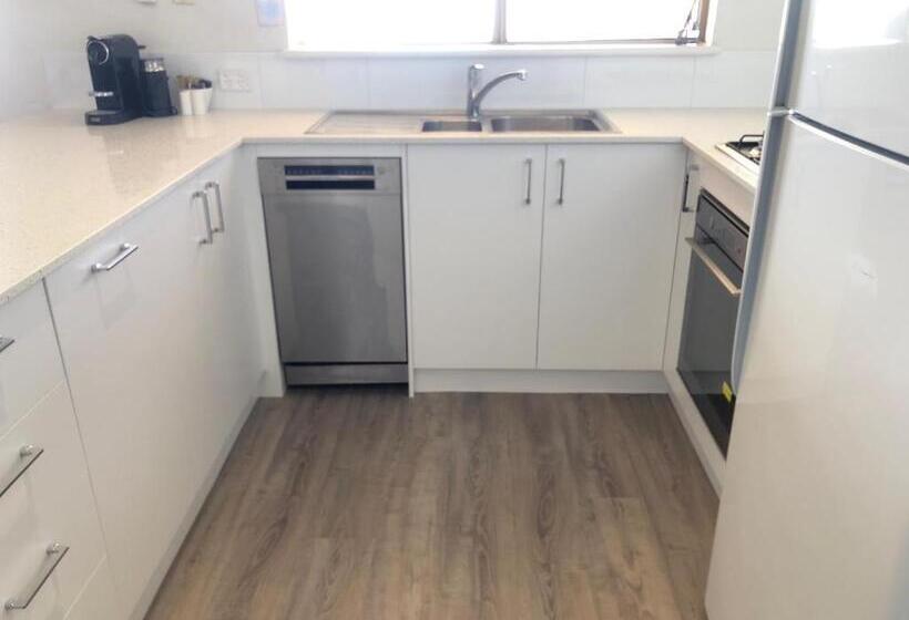 침실 1개 발코니 아파트, Canal Rocks Beachfront Apartments