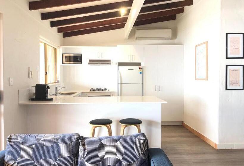 침실 1개 발코니 아파트, Canal Rocks Beachfront Apartments