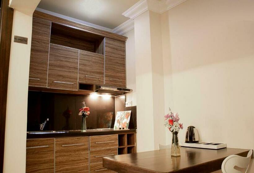 سوئیت سینیور, Home Suites Boutique Hotel Freetown