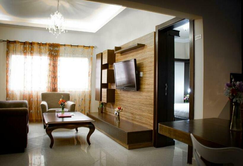 سوئیت سینیور, Home Suites Boutique Hotel Freetown
