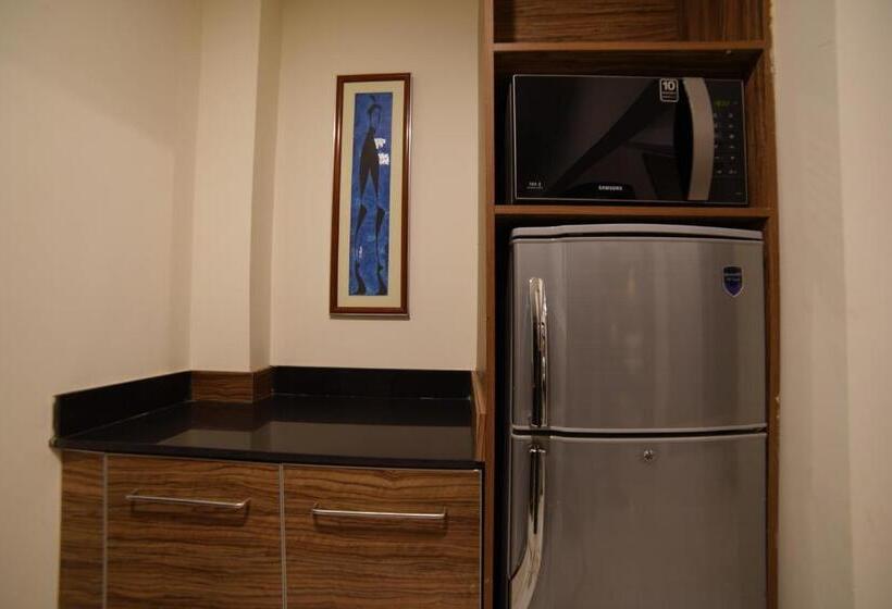 سوئیت سینیور, Home Suites Boutique Hotel Freetown