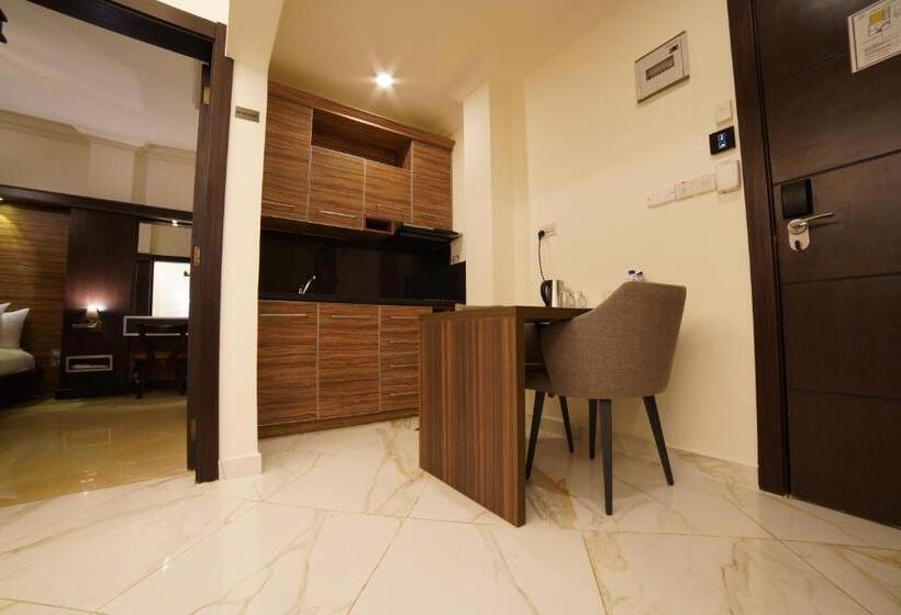 سوئیت سینیور, Home Suites Boutique Hotel Freetown