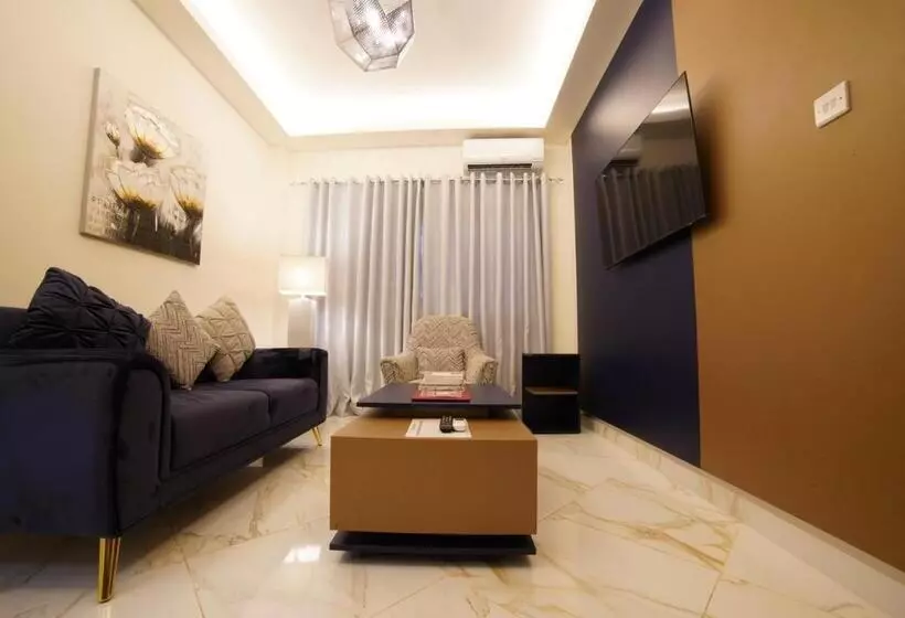 سوئیت سینیور, Home Suites Boutique Hotel Freetown