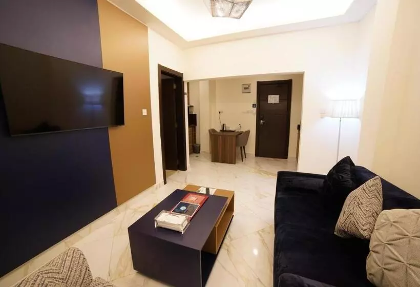 سوئیت سینیور, Home Suites Boutique Hotel Freetown