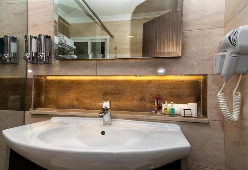 اتاق لوکس, Home Suites Boutique Hotel Freetown