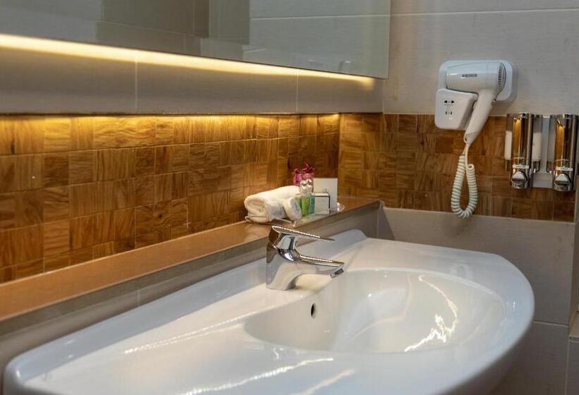 اتاق کلاب, Home Suites Boutique Hotel Freetown