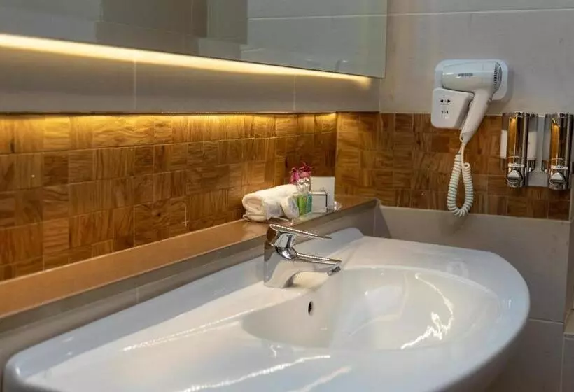 اتاق کلاب, Home Suites Boutique Hotel Freetown