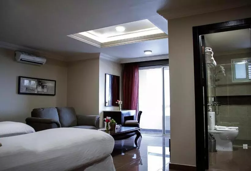 اتاق کلاب, Home Suites Boutique Hotel Freetown