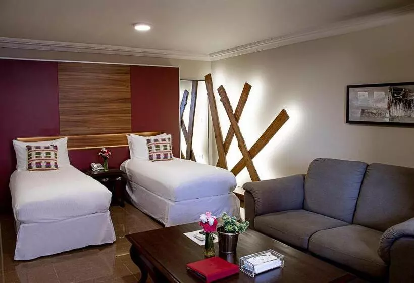 اتاق کلاب, Home Suites Boutique Hotel Freetown
